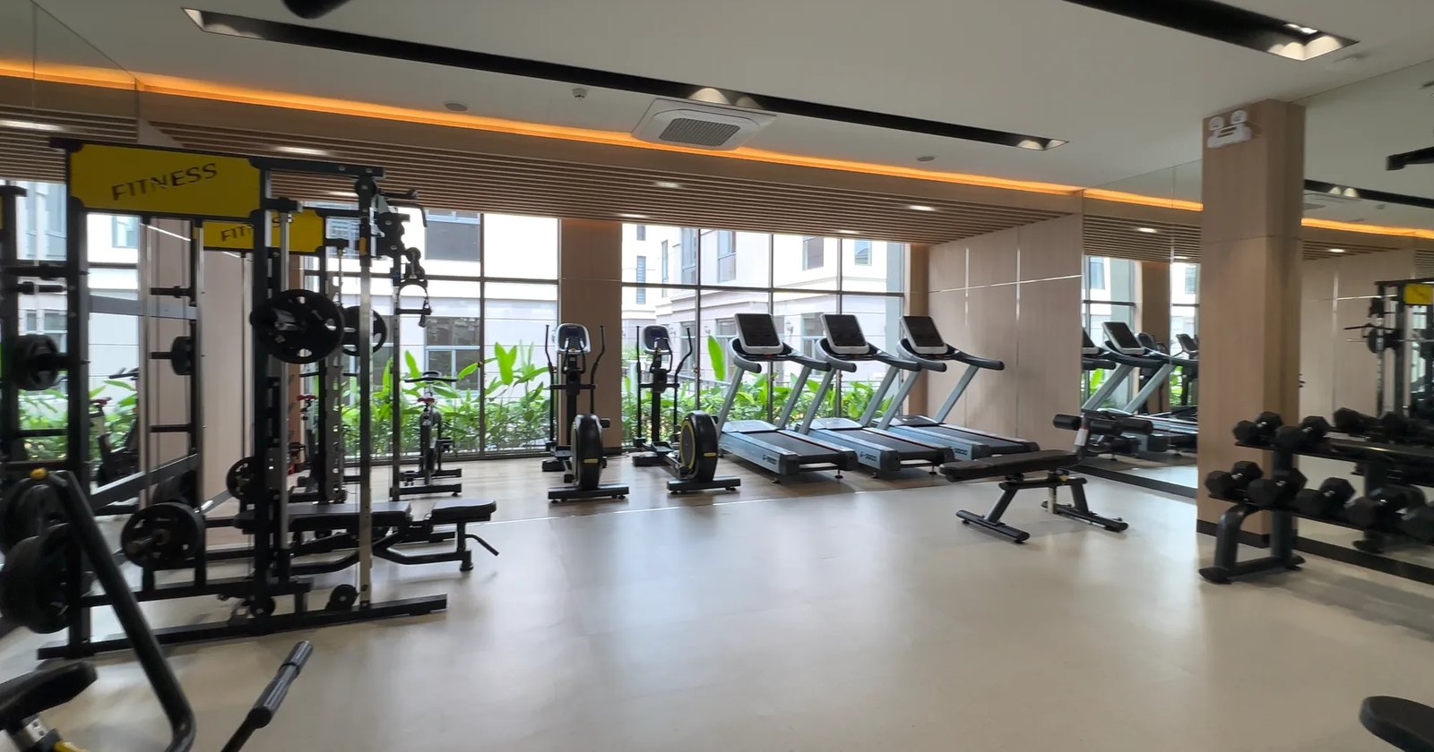Phòng gym trong clubhouse Zeit River County 1