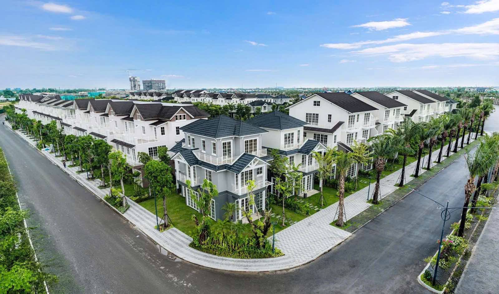 Dãy biệt thự và nhà phố hoàn thiện tại Eco Retreat