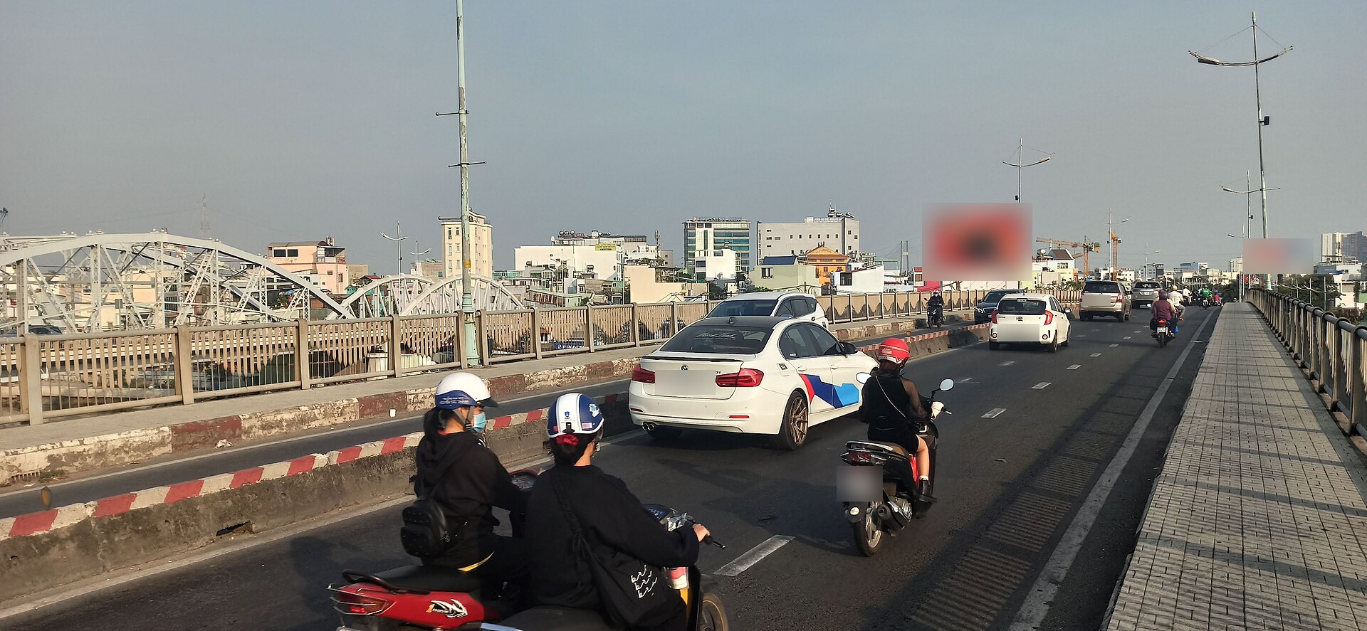 Cầu Tân Thuận 2 trên đường Nguyễn Văn Linh, gần điểm đầu dự kiến của cầu Thủ Thiêm 4 tại phường Tân Thuận