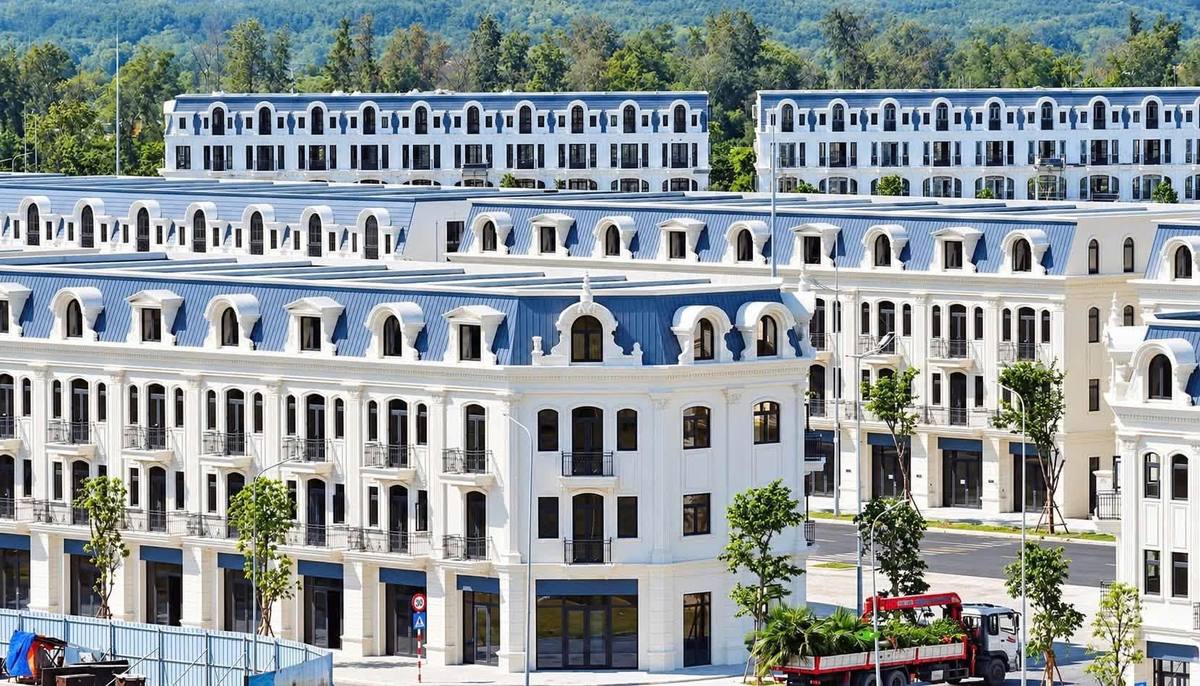 Toàn cảnh các dãy shophouse tại Vinhomes Green Paradise Cần Giờ