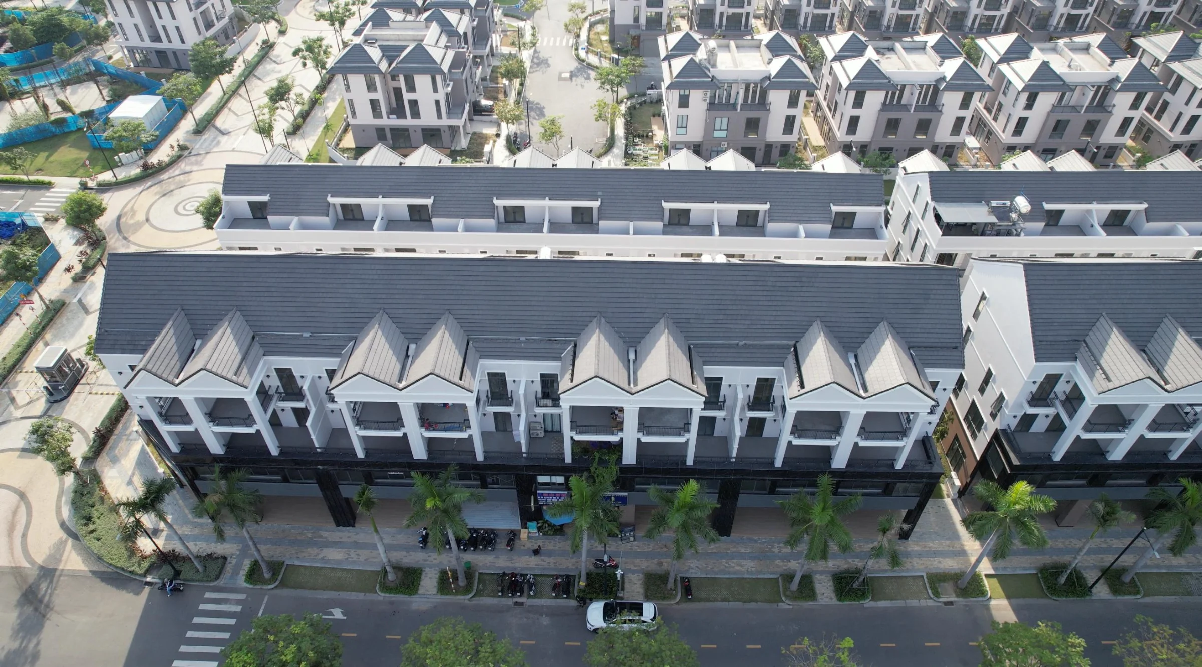 Dãy shophouse và các dãy biệt thự đã bàn giao tại Zeit River County 1, Zeitgeist Nhà Bè